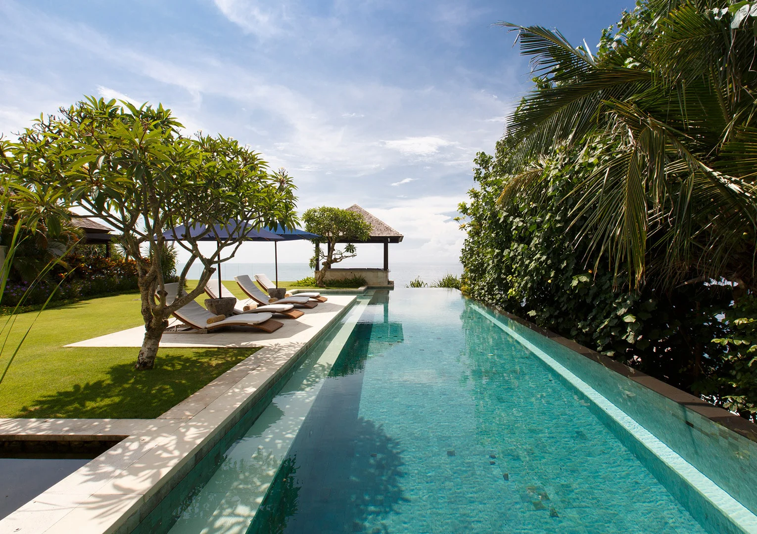 Nora Residence Shared Pool