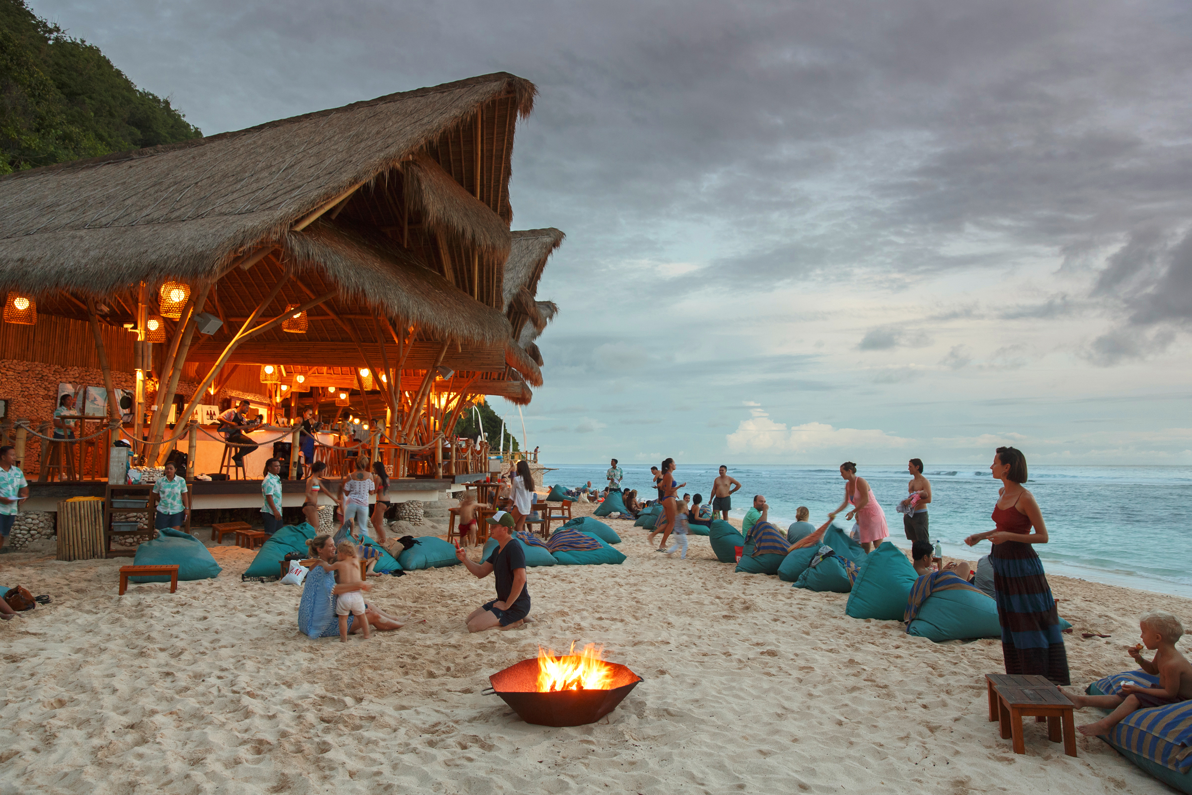 Sundays Beach Club - A guide to Uluwatu's best beach clubs